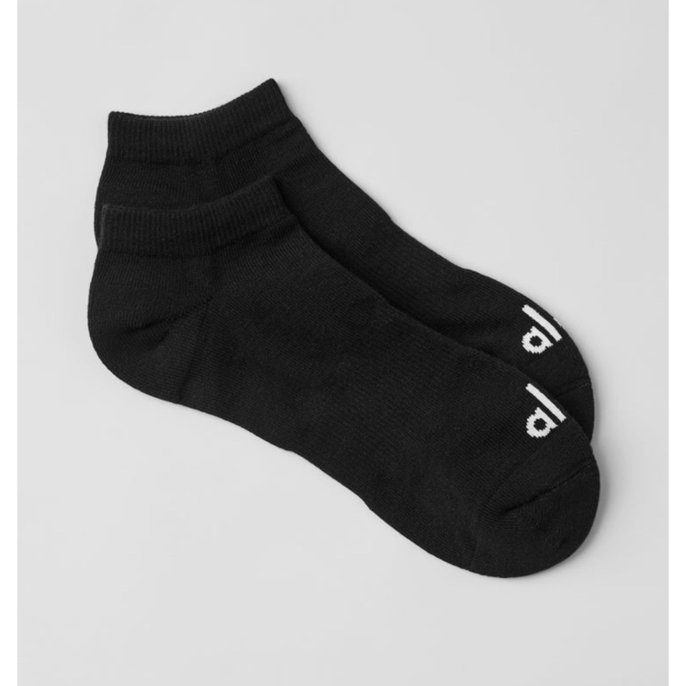 NWT Alo unisex street sock in black